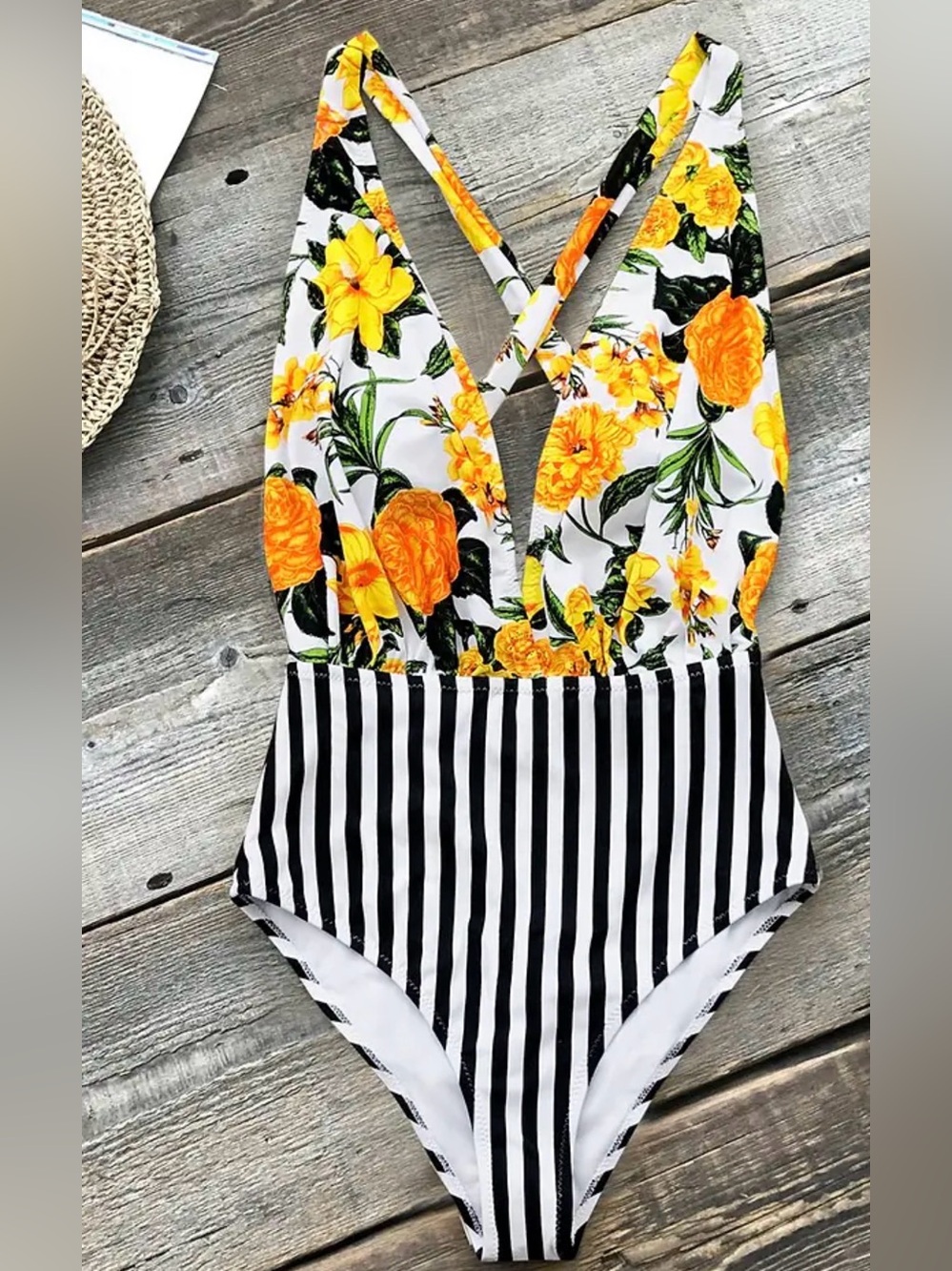 🆕 Cupshe One Piece Swimsuit Medium NWT Plunge Floral Stripe Criss Cross Back 🌼